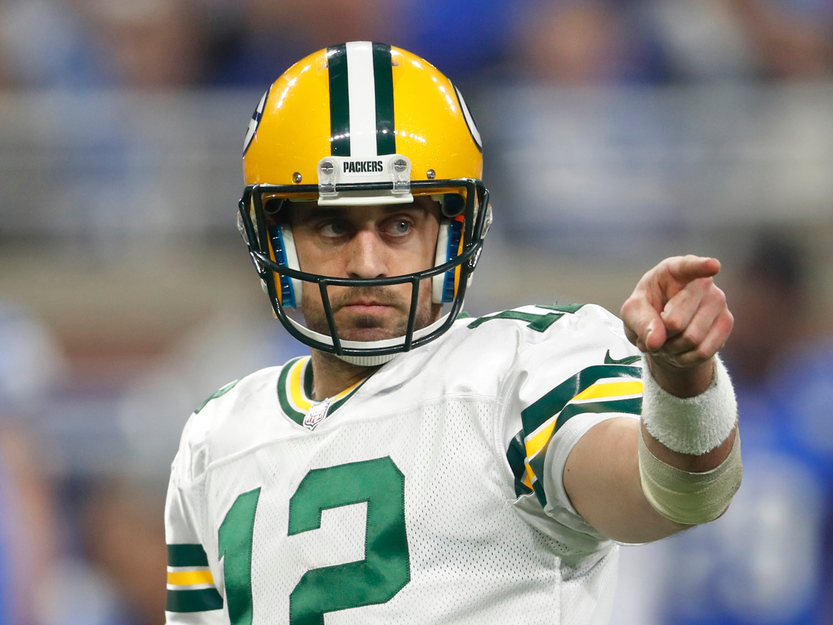 aaron-rodgers-is-structuring-his-life-like-tom-brady-in-order-to-play-football-into-his-40s.jpg