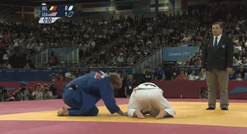 11-nick-delpopolo-badass-thumbs-up-best-sports-gifs-of-2012.gif